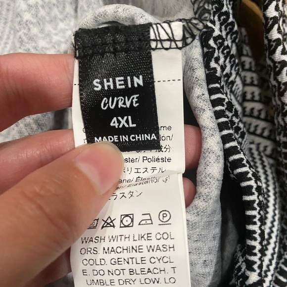 Nwot SHEIN Plus Plaid Flare Leg 4xl pants - Picture 2 of 2